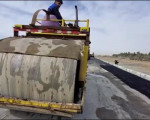 عملیات اجرای روکش آسفالت مسیر دسترسی آرامستان بهشت فاطمه(س)یزدانشهر