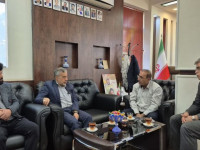 جلسه با حضور جناب آقای مرادی شهردار نجف آباد، معاونین و مدیران ستادی شهرداری نجف آباد با خزائلی رییس سازمان پزشکی قانونی نجف آباد