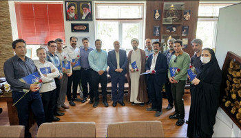 تجلیل شهردار نجف آباد از مدیر و پرسنل و فعالین روابط عمومی مدیریت شهری نجف آباد