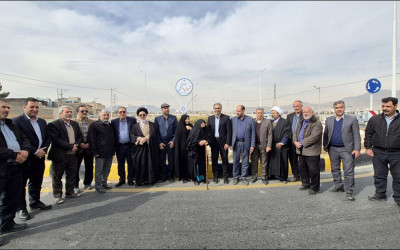 مراسم رونمایی از میدان "شهیدان دانشی" با حضور مادر شهیدان دانشی و جمعی از مسئولین و مدیران شهری نجف آباد