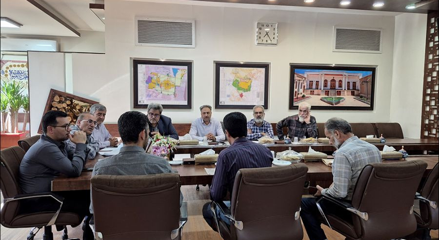  مـلاقات مردمی جناب آقای مرادی شهردار نجف آباد و مـدیران ستـادی مرتبط با شهروندان نجف آبـاد 