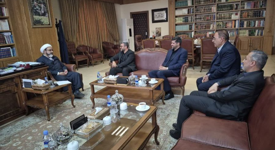 حضور مهندس مرادی شهردار نجف آباد به همراه فرماندار شهرستان ویژه نجف آباد و مدیر کل دفتر امور شهری و شوراهای استانداری اصفهان در دفتر دیوان عدالت اداری کشور